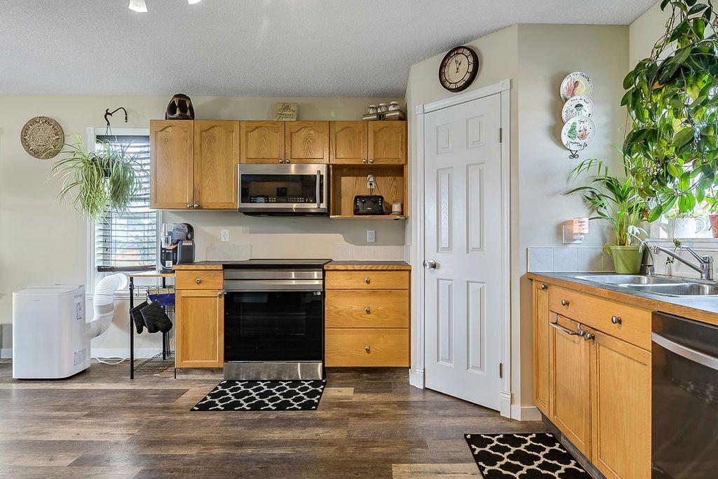 Picture of 2004 4 Avenue SE, High River Real Estate Listing
