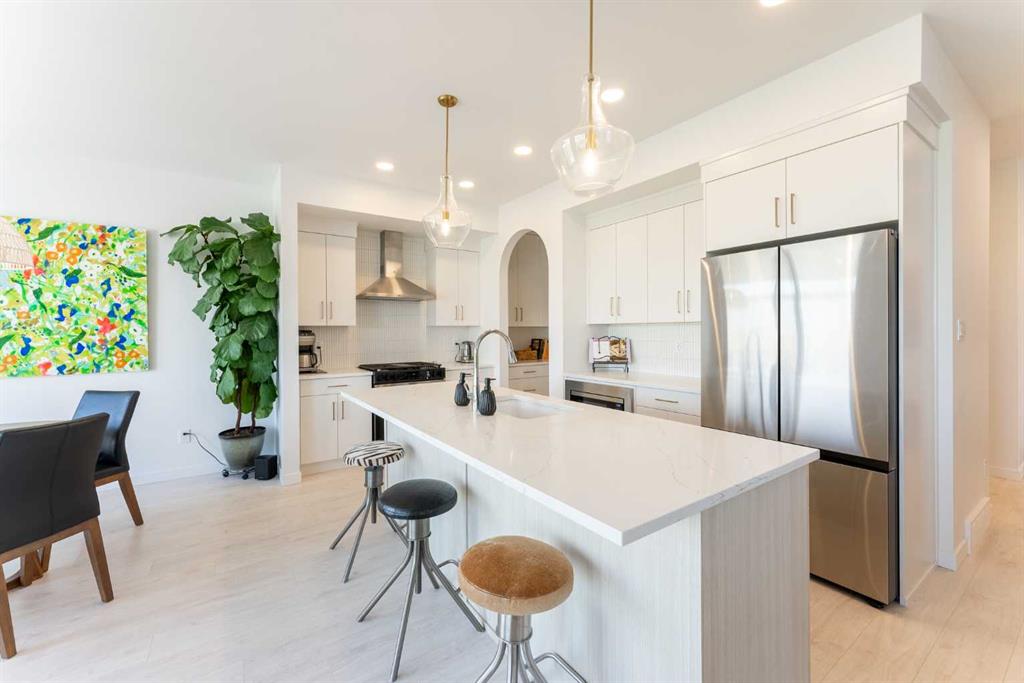 Picture of 244 Blackwolf Place N, Lethbridge Real Estate Listing