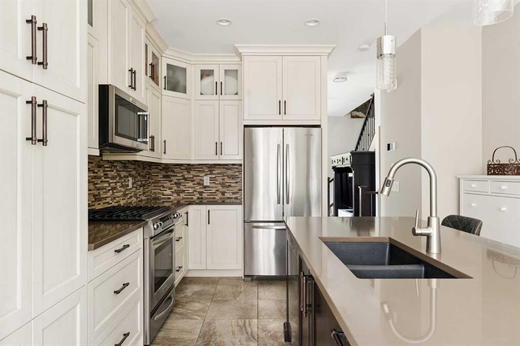 Picture of 3824 Sarcee Road SW, Calgary Real Estate Listing