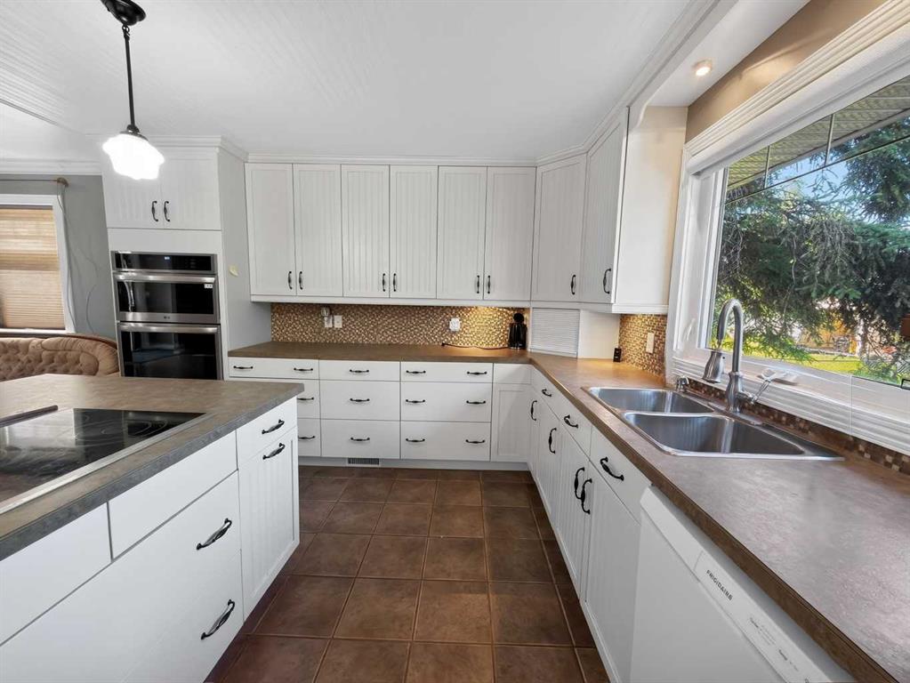 Picture of 10014 96 Avenue , La Crete Real Estate Listing
