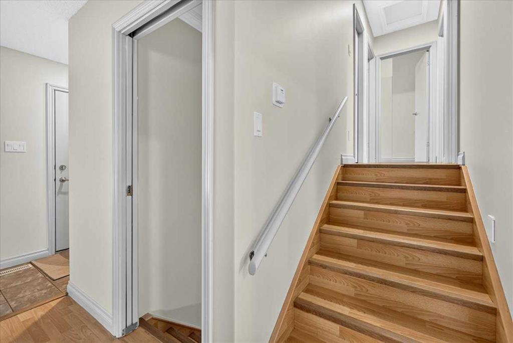 Picture of 4707 Brockington Road NW, Calgary Real Estate Listing