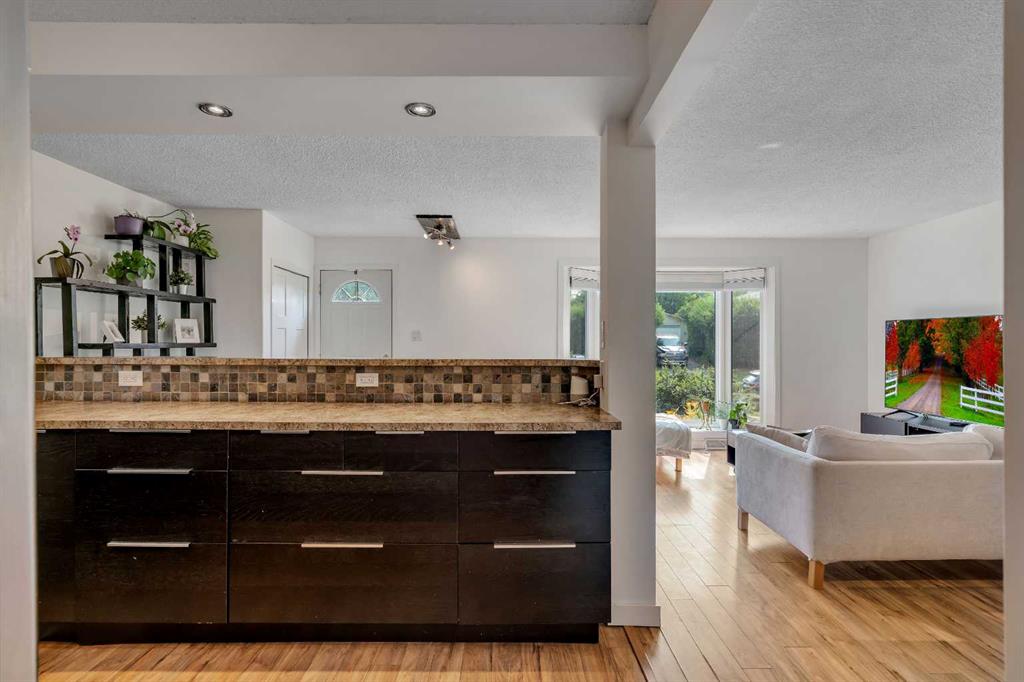Picture of 6608 Bowwood Drive NW, Calgary Real Estate Listing