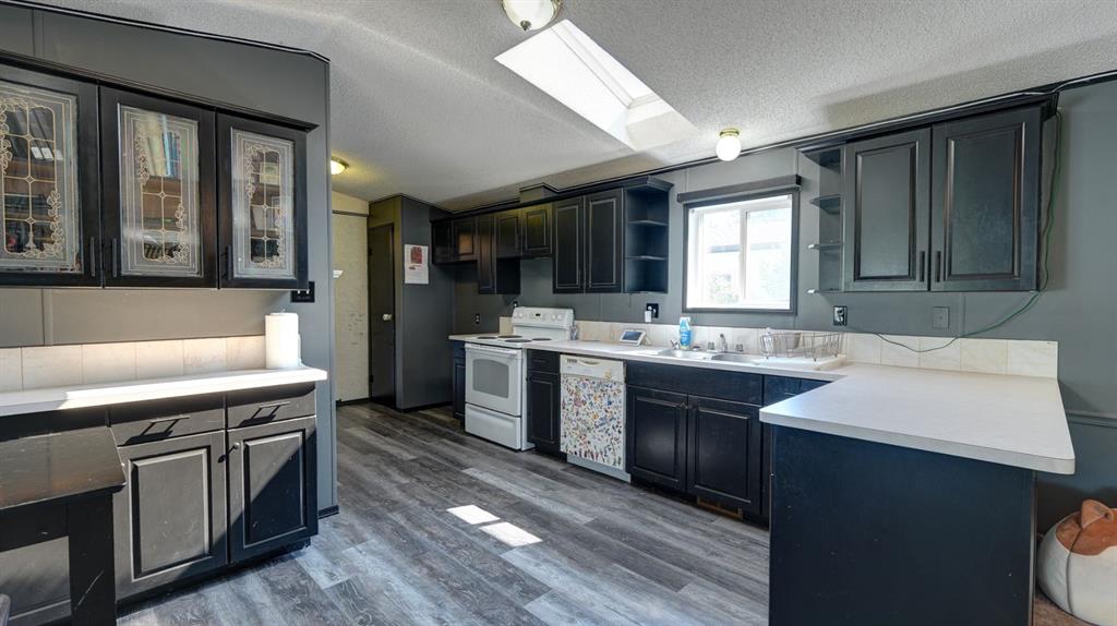 Picture of 428 57 Avenue W, Claresholm Real Estate Listing