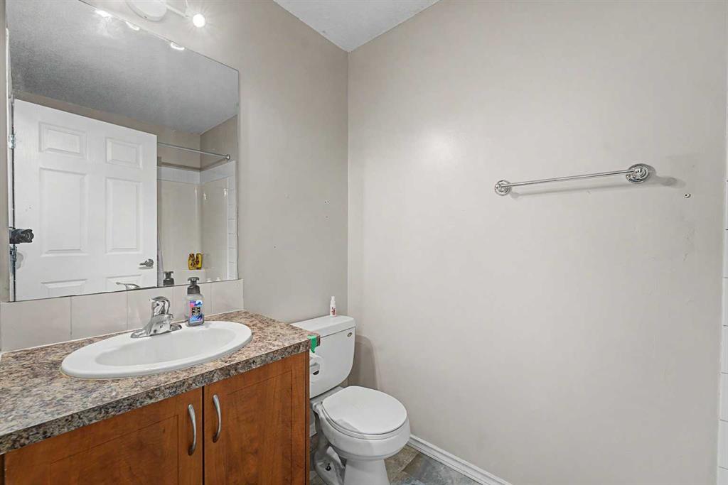 Picture of 2430, 700 Willowbrook Road NW, Airdrie Real Estate Listing