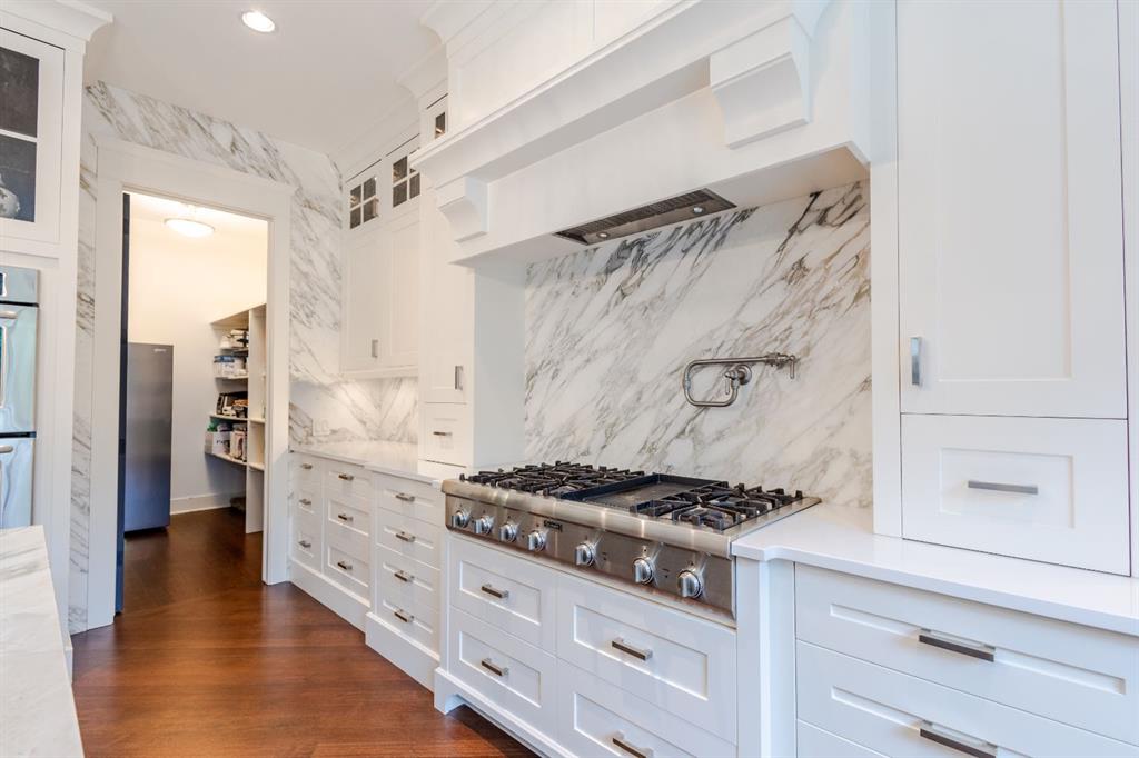 Picture of 116 Lynx Ridge Road NW, Calgary Real Estate Listing