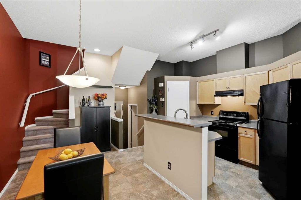 Picture of 140 Promenade Way SE, Calgary Real Estate Listing