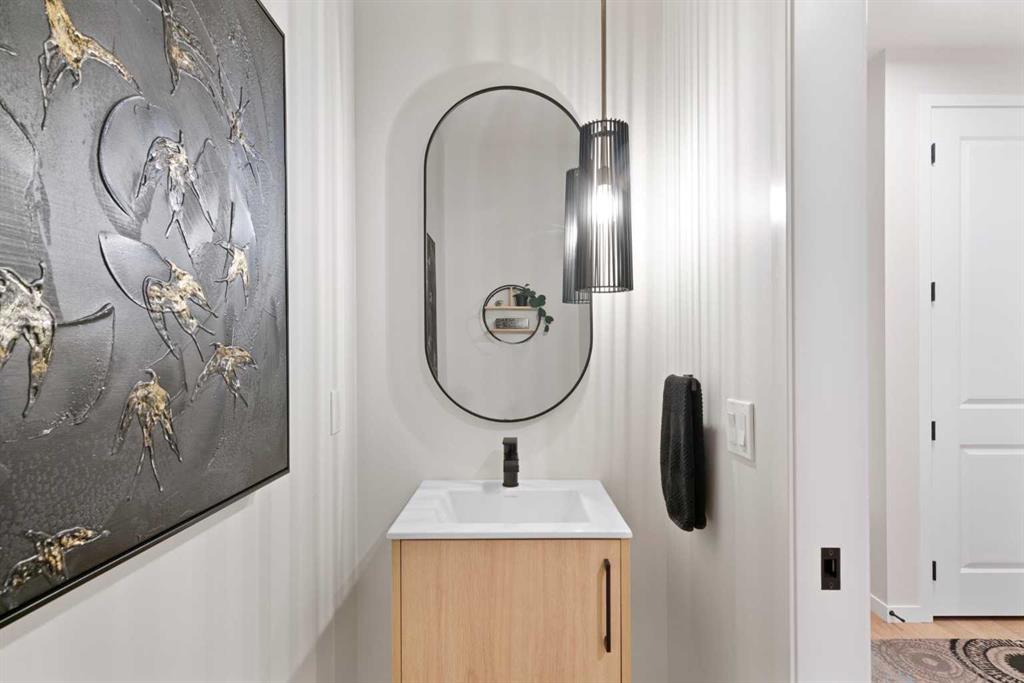 Picture of 500 Cranbrook Gardens SE, Calgary Real Estate Listing