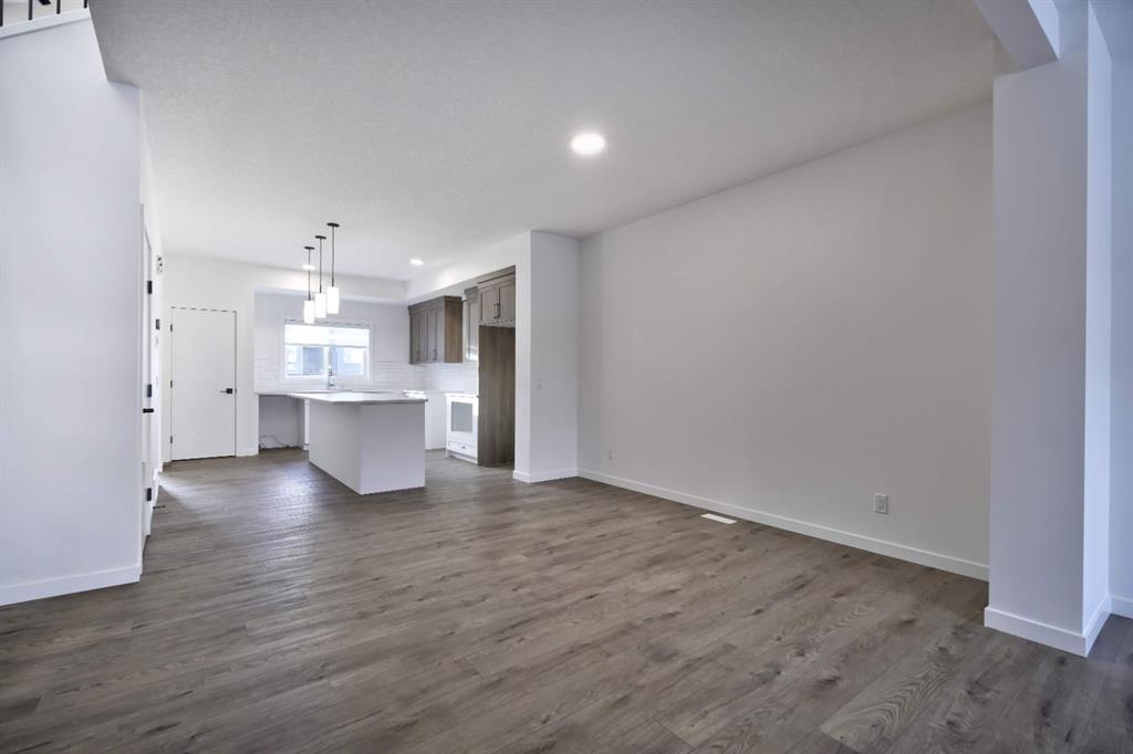 Picture of 45 Legacy Point Terrace SE, Calgary Real Estate Listing