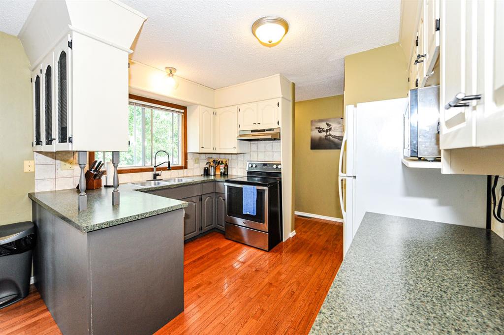 Picture of 68 Elliott Drive , Camrose Real Estate Listing
