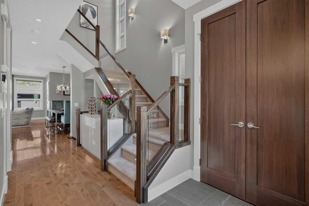Picture of 3507 40 Street SW, Calgary Real Estate Listing