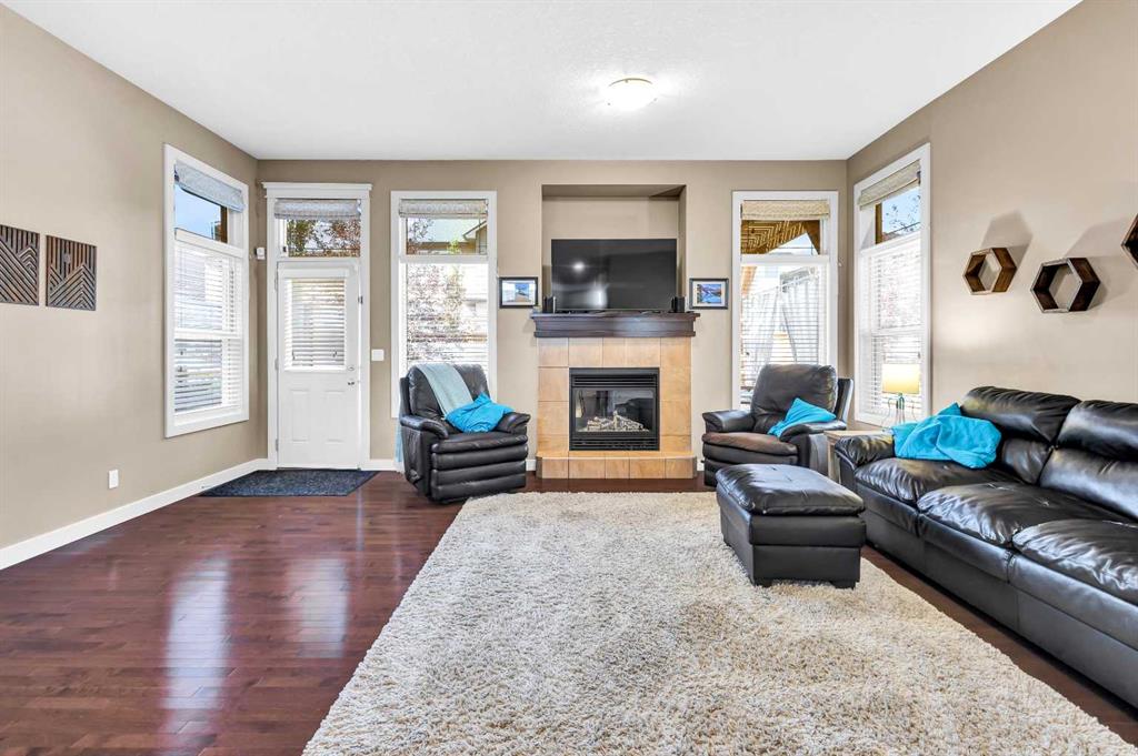 Picture of 21 Evansfield Way NW, Calgary Real Estate Listing