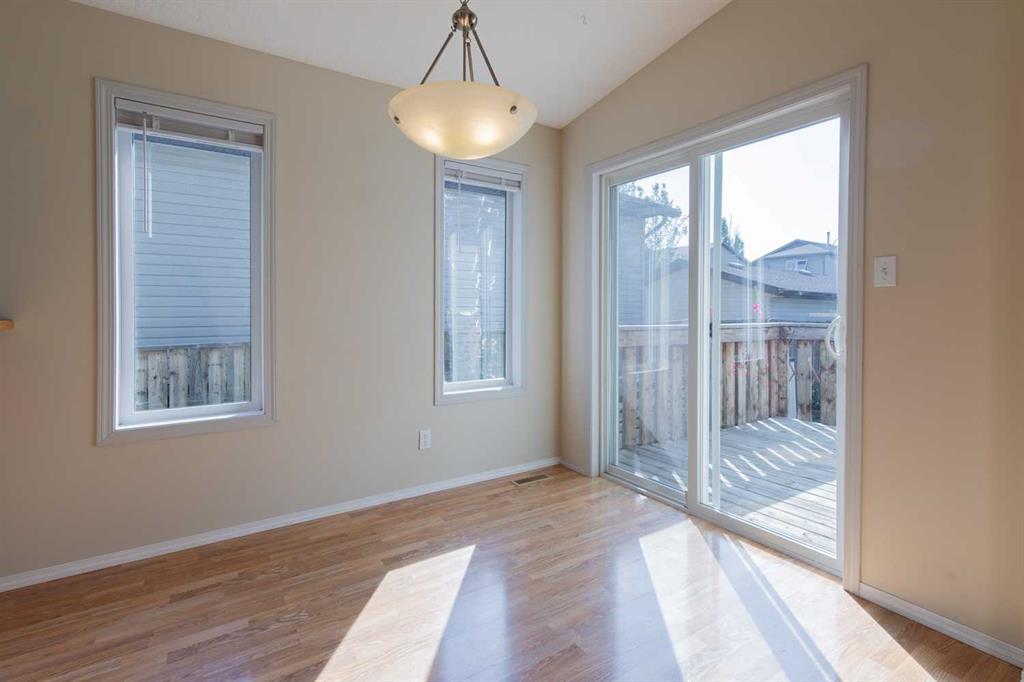 Picture of 654 Blackfoot Terrace W, Lethbridge Real Estate Listing