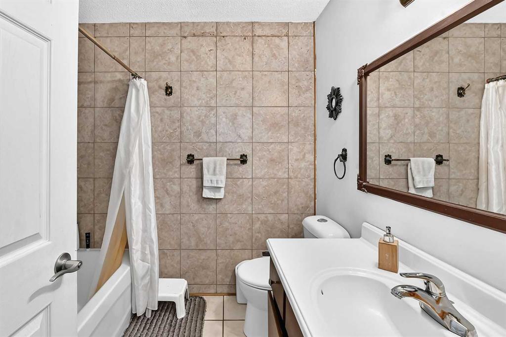 Picture of 91 Castleridge Crescent NE, Calgary Real Estate Listing