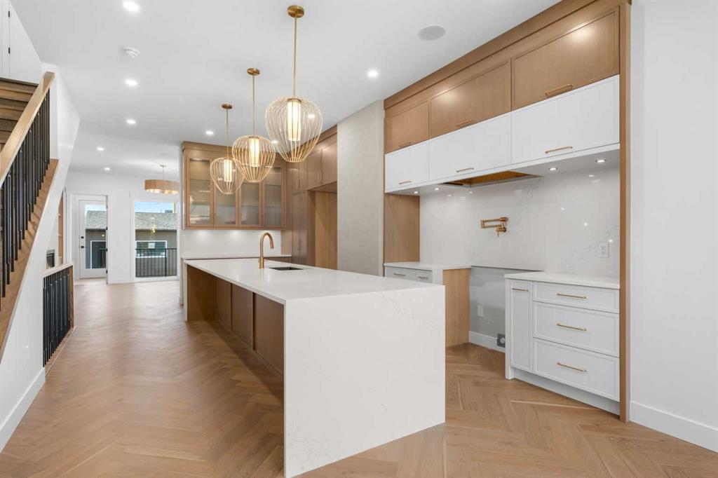 Picture of 2039 37 Avenue SW, Calgary Real Estate Listing