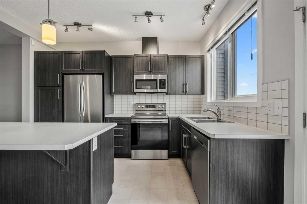 Picture of 244 Sundown View , Cochrane Real Estate Listing