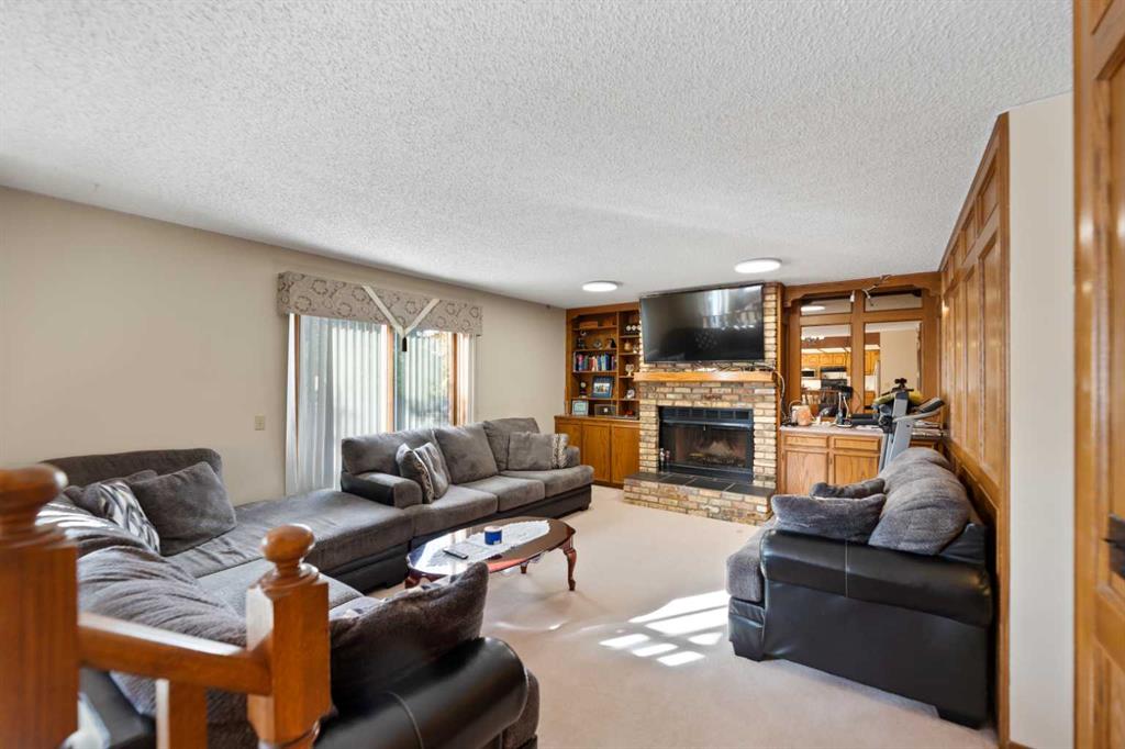 Picture of 48 Castleglen Court NE, Calgary Real Estate Listing