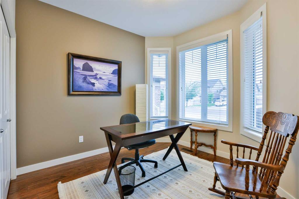 Picture of 1577 Coalbanks Boulevard W, Lethbridge Real Estate Listing