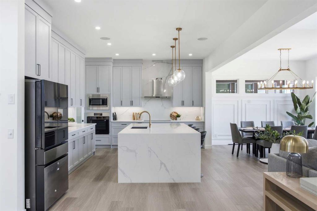 Picture of 76 Legacy Woods Crescent SE, Calgary Real Estate Listing