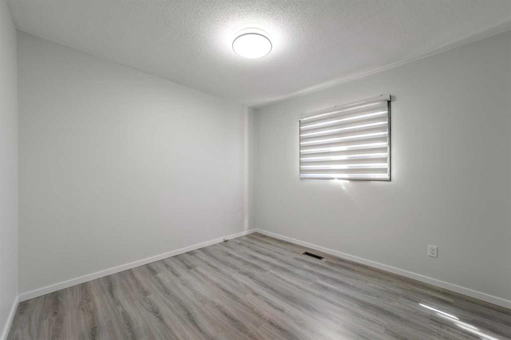 Picture of 5413 48 Avenue W, Forestburg Real Estate Listing