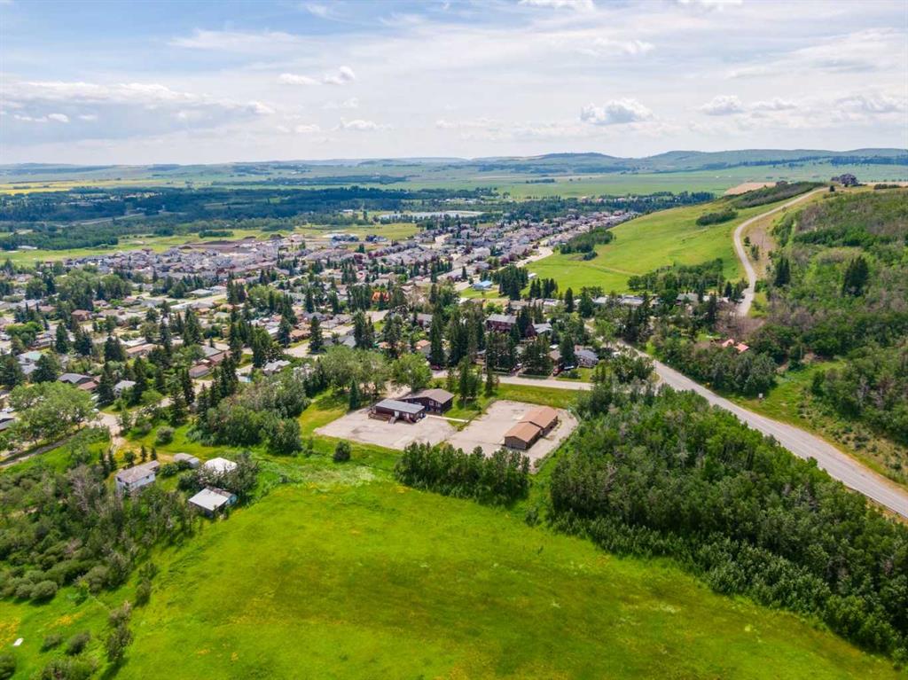 Picture of 514 & 526 Windsor Avenue NW, Diamond Valley Real Estate Listing