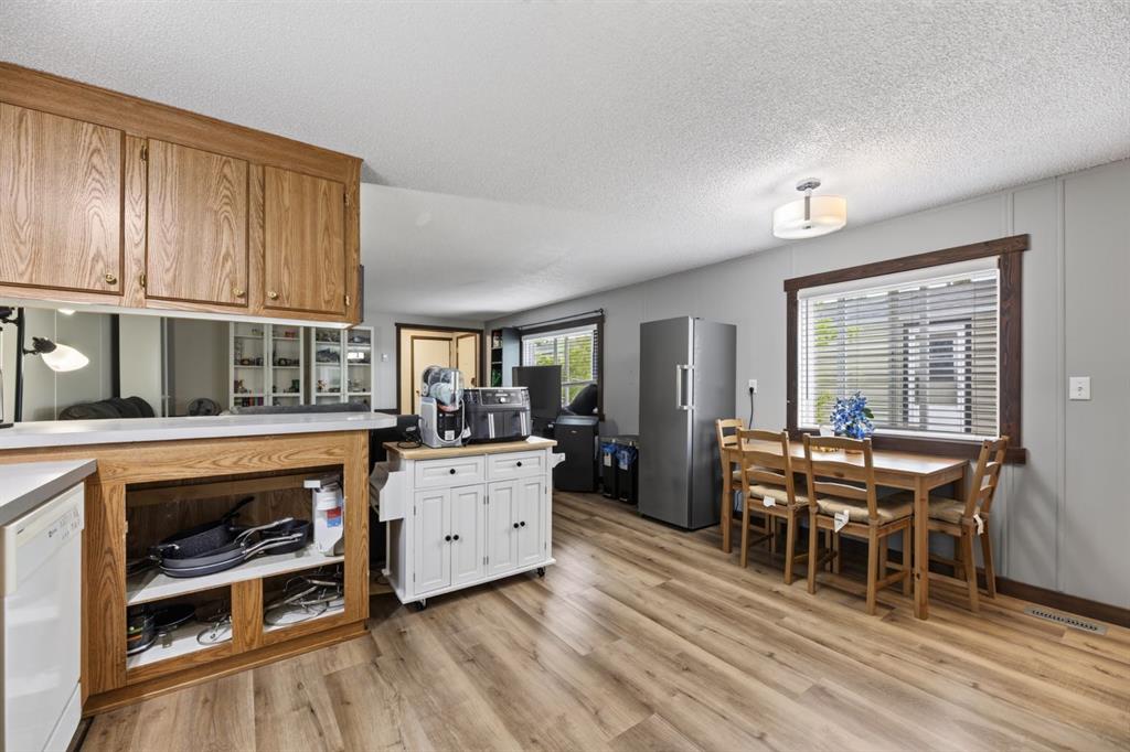Picture of 62 Highfield Close , Carstairs Real Estate Listing