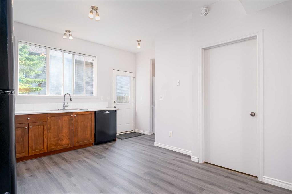 Picture of 3, 4406 46 Avenue , Sylvan Lake Real Estate Listing
