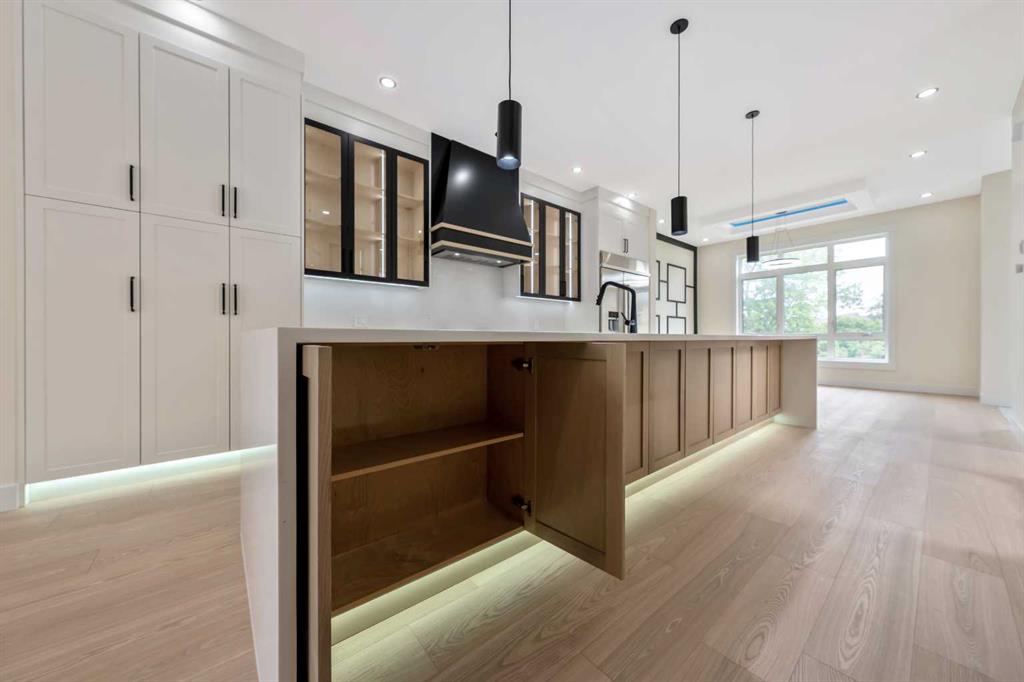 Picture of 2431 23 Street NW, Calgary Real Estate Listing