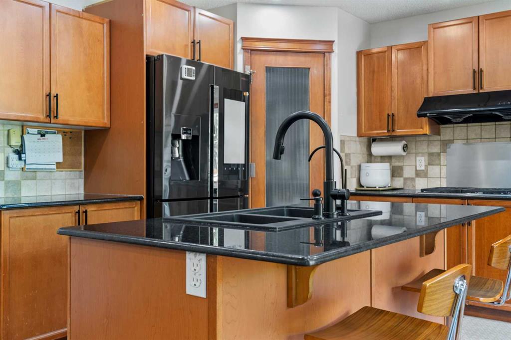 Picture of 114 Chapalina Terrace SE, Calgary Real Estate Listing