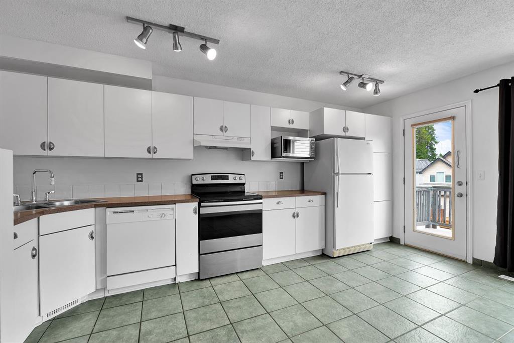 Picture of 952 Wilson Way , Canmore Real Estate Listing