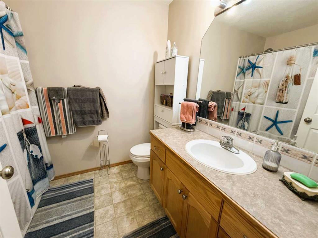 Picture of 2423 7 Avenue NE, Medicine Hat Real Estate Listing