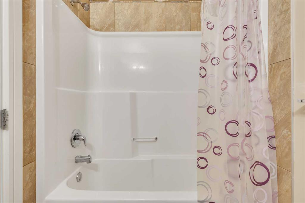 Picture of 9 Saddlelake Grove NE, Calgary Real Estate Listing
