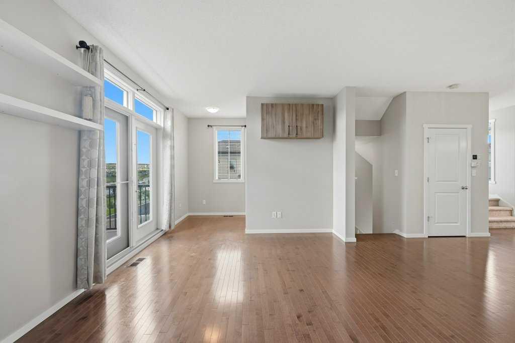 Picture of 3 Evansview Gardens NW, Calgary Real Estate Listing