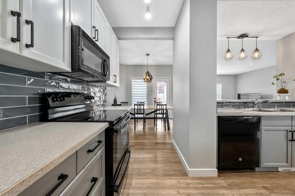 Picture of 114 Chapalina Close SE, Calgary Real Estate Listing
