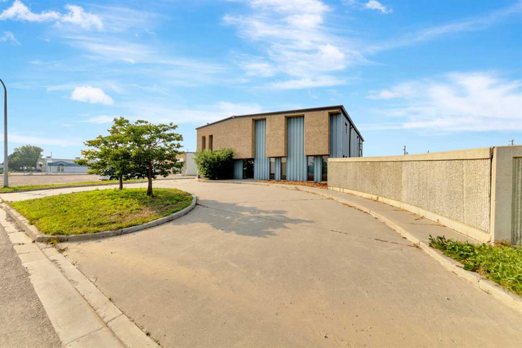Picture of 5106 63 Street , Lloydminster Real Estate Listing