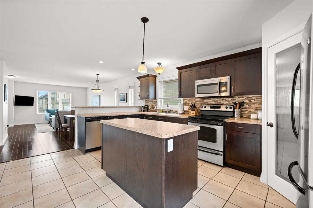 Picture of 7208 40 Street , Lloydminster Real Estate Listing