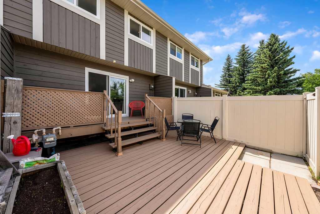 Picture of 14, 14736 Deerfield Drive SE, Calgary Real Estate Listing