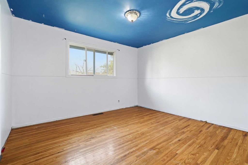 Picture of 9032 Fairmount Drive SE, Calgary Real Estate Listing