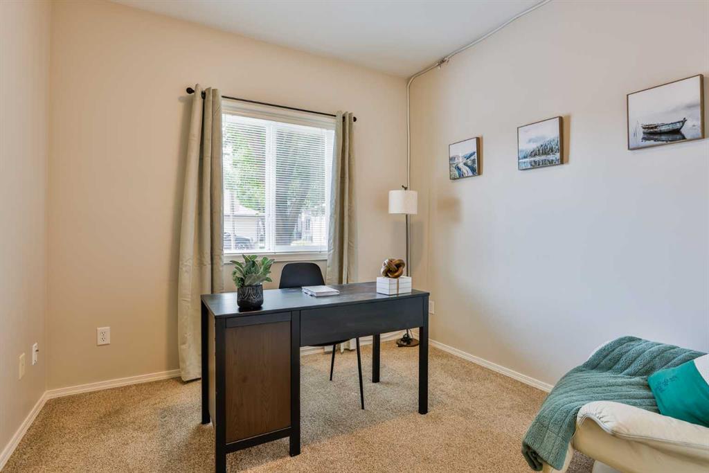Picture of 3, 129 Silkstone Road W, Lethbridge Real Estate Listing