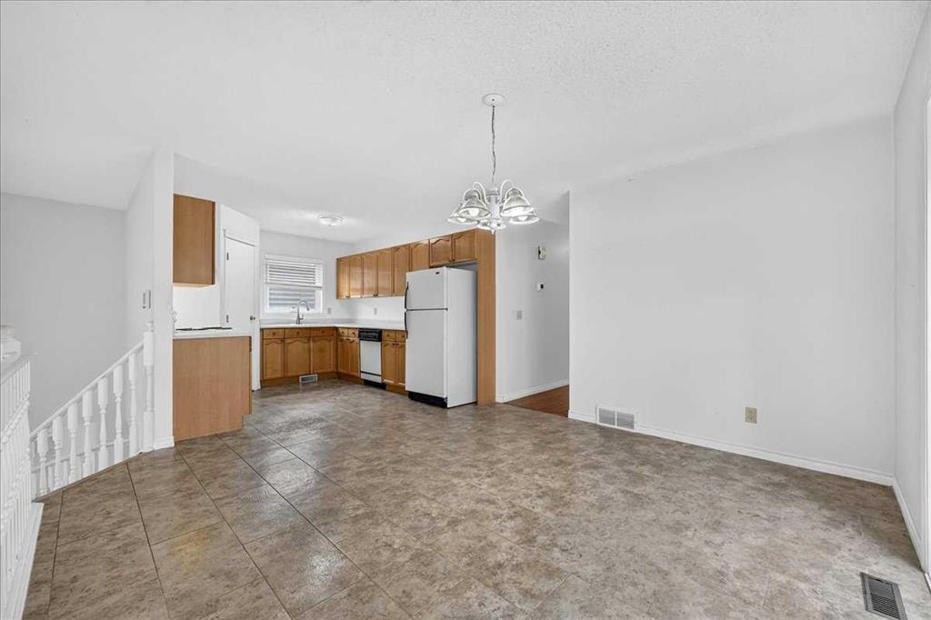 Picture of 67 Rivercrest Circle SE, Calgary Real Estate Listing