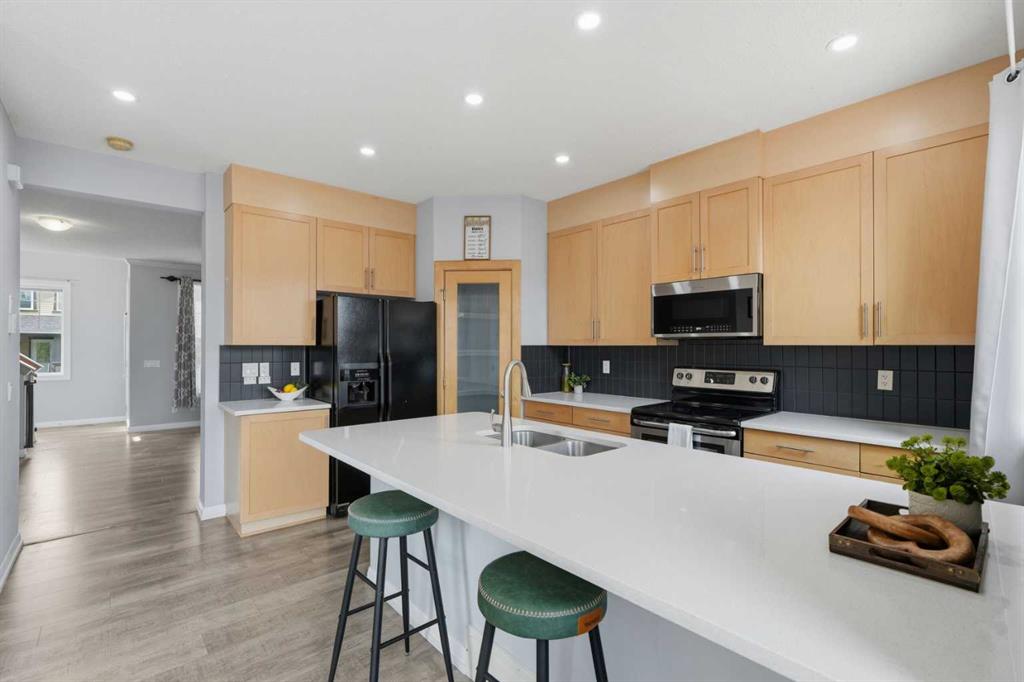 Picture of 74 Ravenswynd Rise SE, Airdrie Real Estate Listing