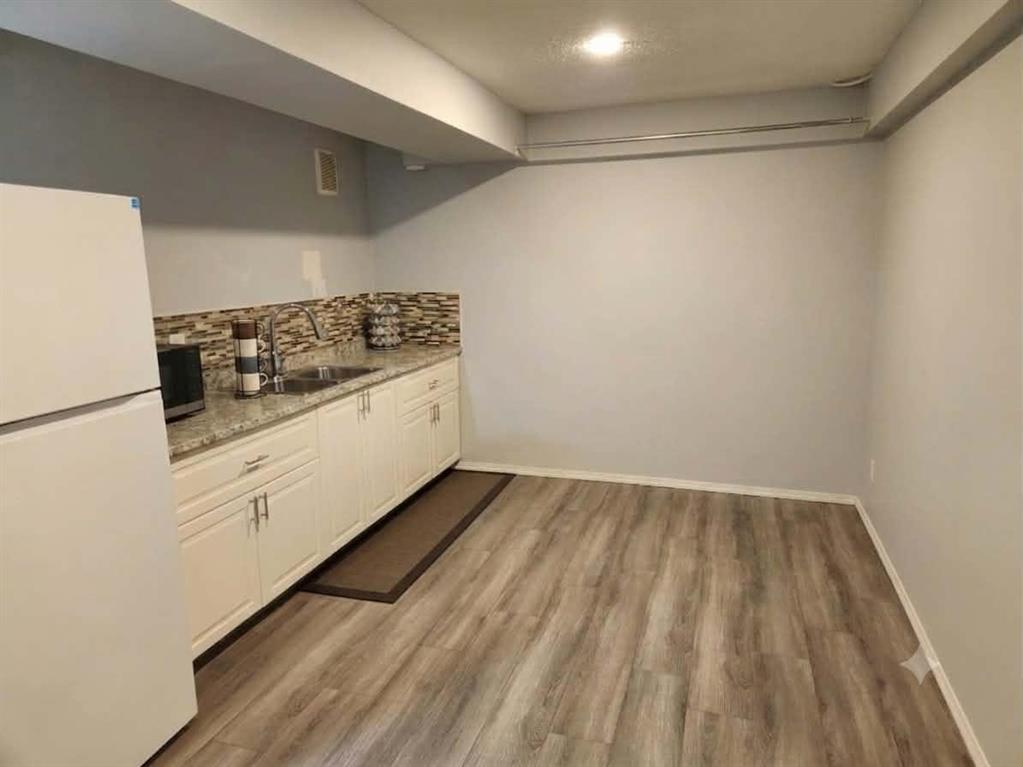 Picture of 335 Covington Bay NE, Calgary Real Estate Listing