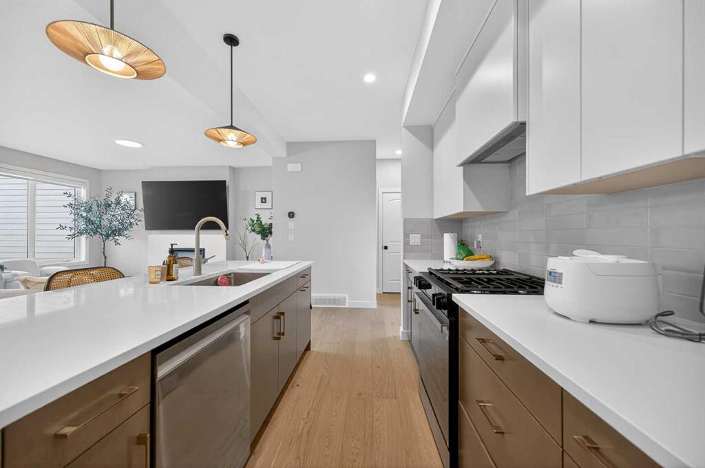 Picture of 267 Bluerock Avenue SW, Calgary Real Estate Listing