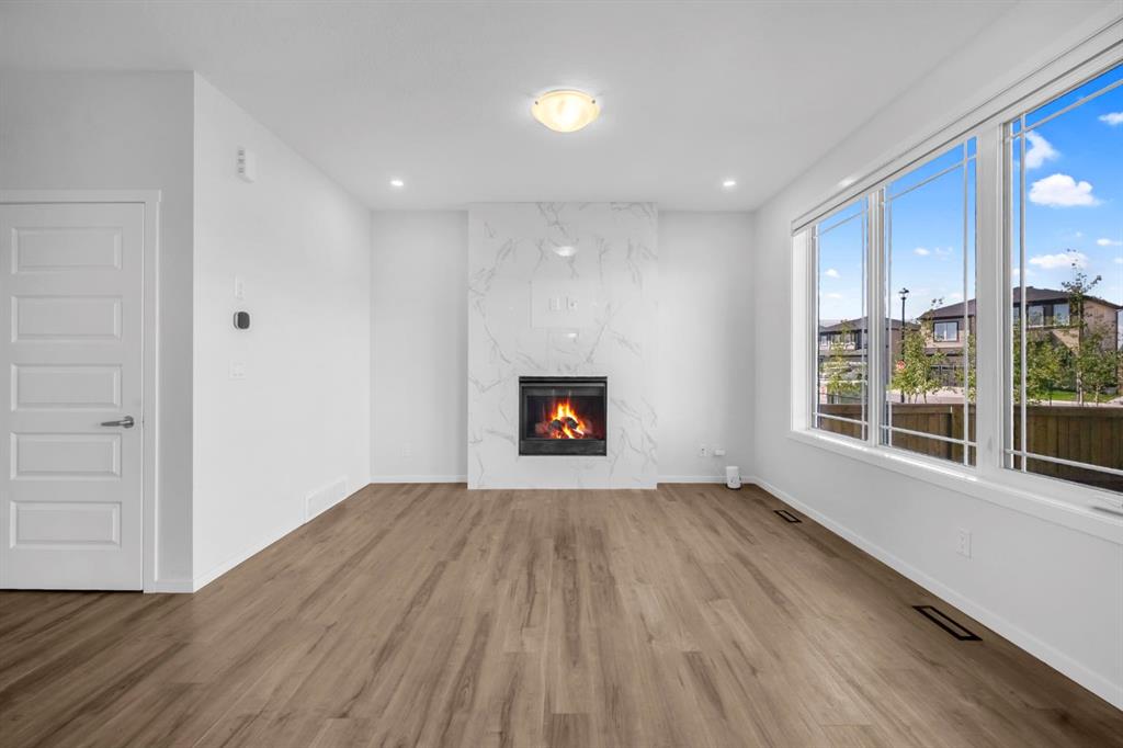 Picture of 641 Southwinds Close SW, Airdrie Real Estate Listing