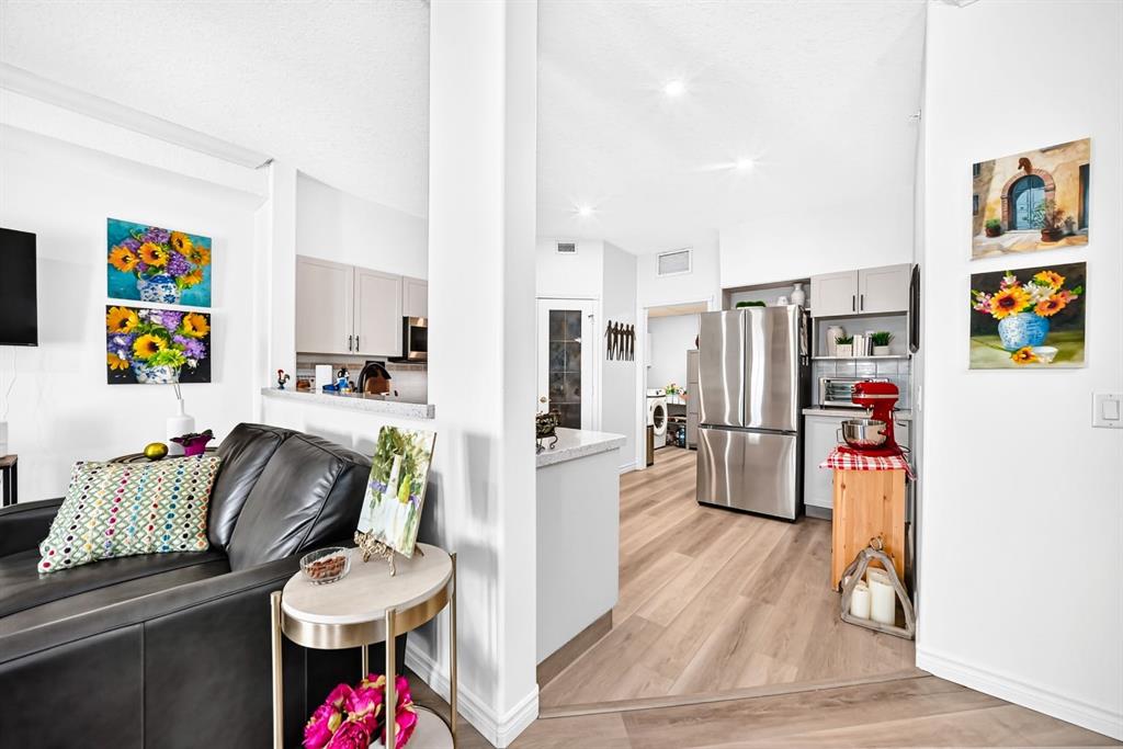 Picture of 314, 728 Country Hills Road NW, Calgary Real Estate Listing