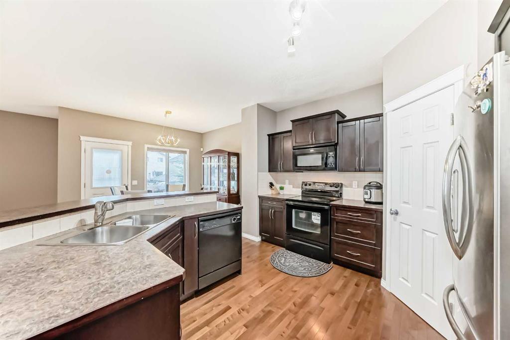 Picture of 2092 Reunion Boulevard NW, Airdrie Real Estate Listing