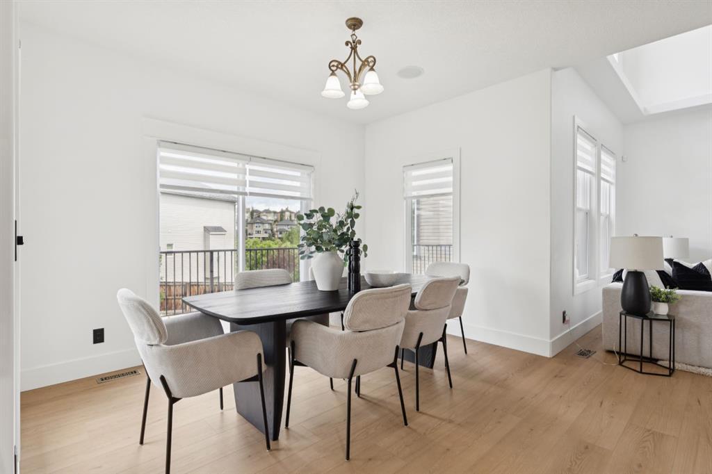 Picture of 40 Val Gardena Court SW, Calgary Real Estate Listing