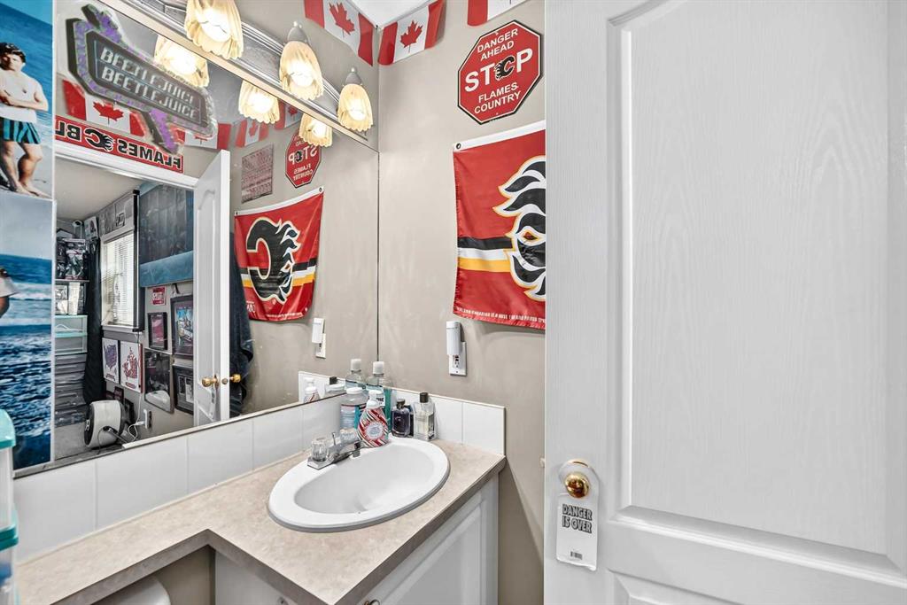 Picture of 111 Arbour Stone Crescent NW, Calgary Real Estate Listing