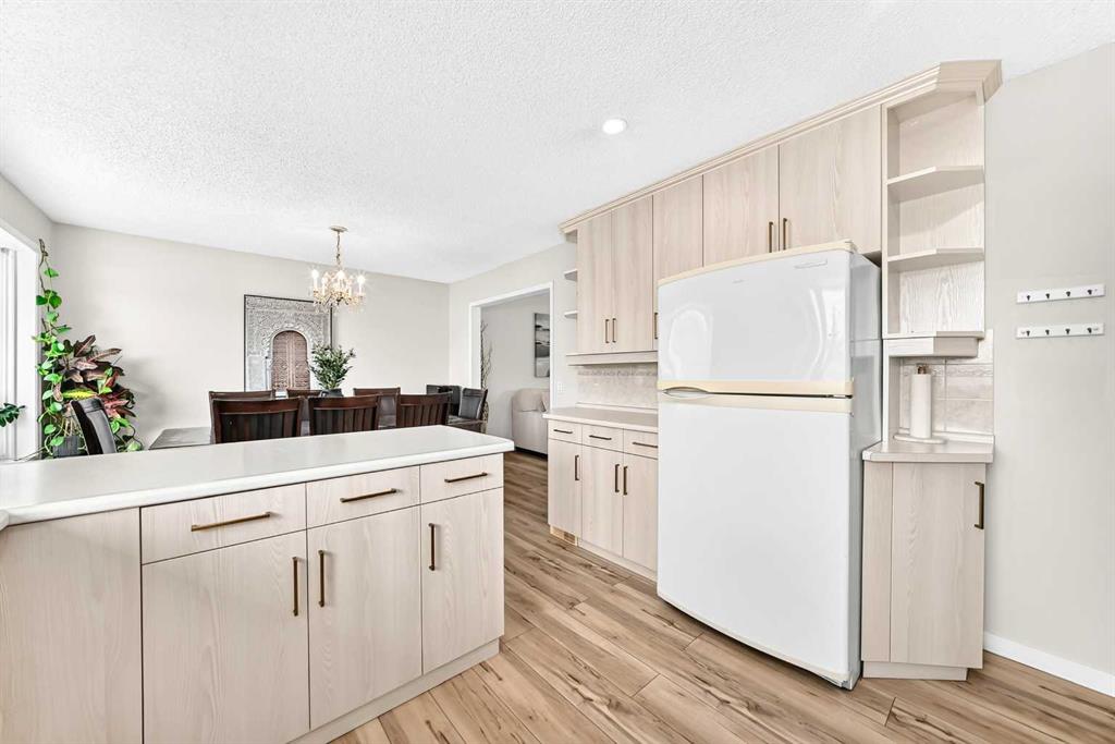 Picture of 4 Marbrooke Circle NE, Calgary Real Estate Listing