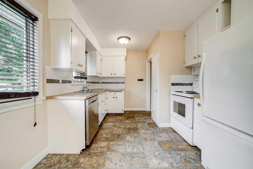 Picture of 518 10 Street N, Lethbridge Real Estate Listing