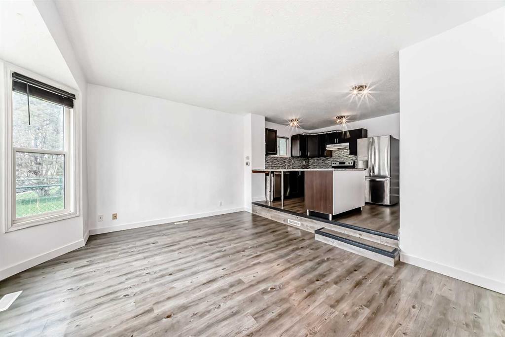 Picture of 323 Falwood Way NE, Calgary Real Estate Listing